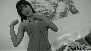 Asian Amateur receives a load on her intimate area